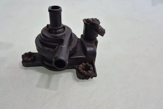 Lexus RX 330 - 350 - 400H Electric auxiliary coolant/water pump