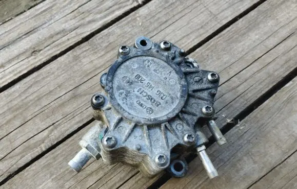 Dodge Caliber Vacuum pump 03G145209C