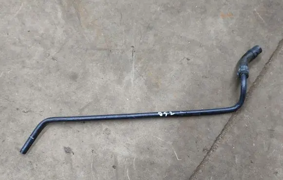Volkswagen Jetta VI Engine coolant pipe/hose 04E121064E