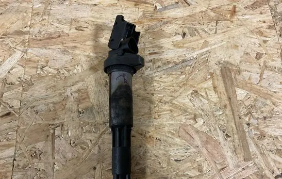 BMW 5 E60 E61 High voltage ignition coil 0221504100