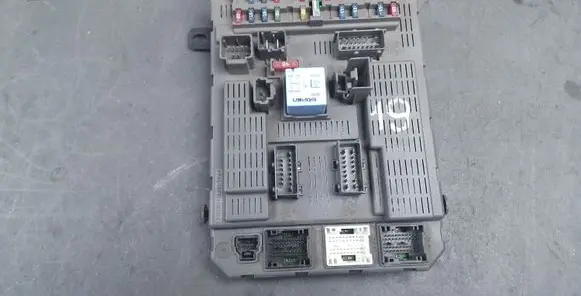 Citroen C4 Grand Picasso Fuse module 9647448280 202905025050868 T0400