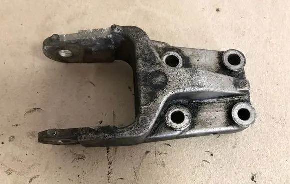 Citroen C5 Engine mounting bracket 9646119980