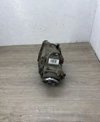 Mercedes-Benz E W212 Front differential 2213301402 A2213350100