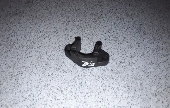 BMW 5 E60 E61 Fuel Injector clamp holder 13537787215 7787215