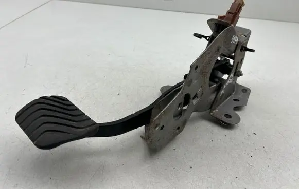 Nissan Qashqai Brake pedal 465014EA0B