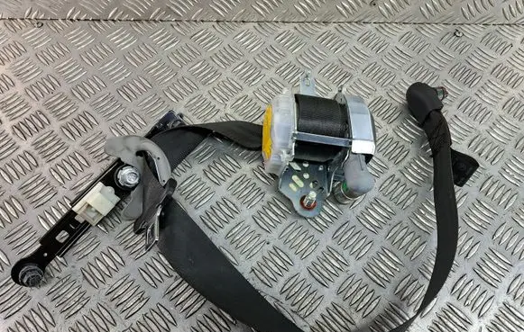 Hyundai i40 Front seatbelt 888203Z000RY