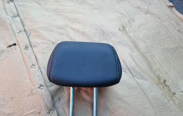 Nissan Qashqai Rear seat headrest 