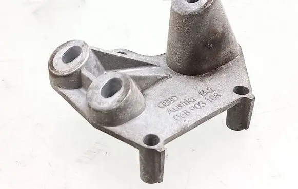 Audi A4 S4 B7 8E 8H Engine mounting bracket 06B903103
