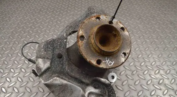Front wheel hub