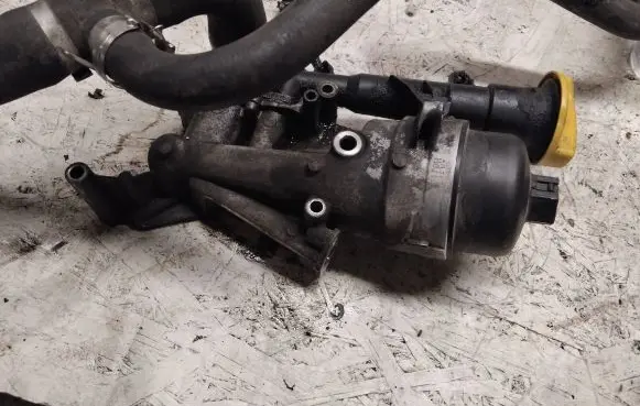 Fiat 500 Oil filter mounting bracket