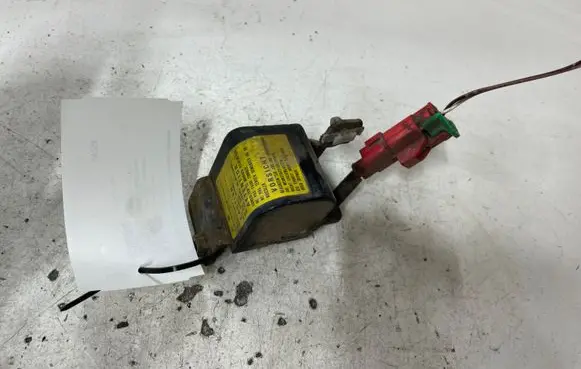 Mitsubishi Pajero Airbag deployment crash/impact sensor MB921288 1872000350