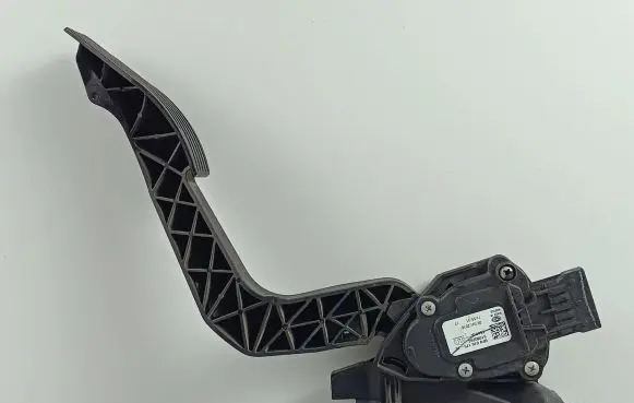Jeep Compass Accelerator throttle pedal 51980266