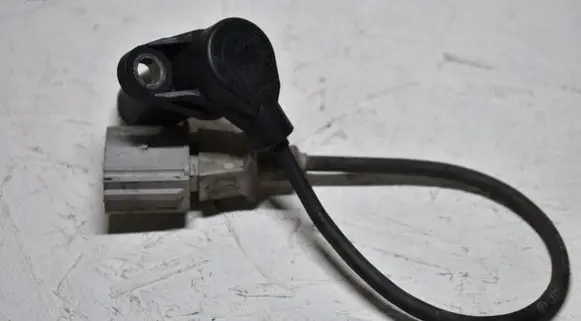 Volkswagen Touareg I Crankshaft position sensor 0261210262
