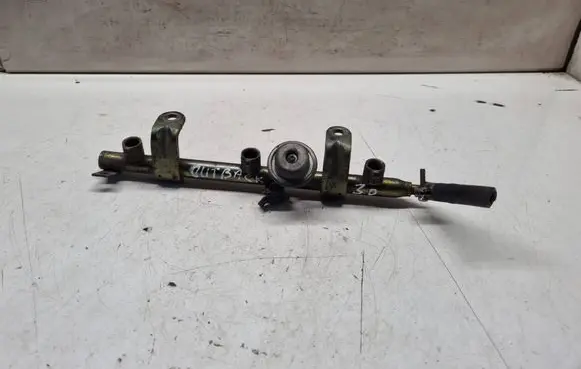 Subaru Outback Fuel Injector clamp holder 