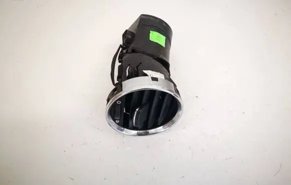 Peugeot 308 Dash center air vent grill y05201
