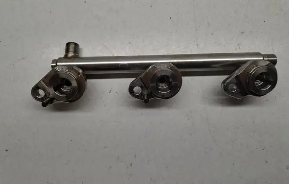 Mercedes-Benz GLE W167 Fuel main line pipe A2560706000 A2560703200