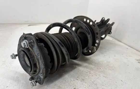 Chevrolet Camaro Front shock absorber with coil spring 84421287 812952729 2210400000000
