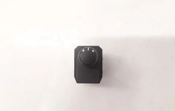 Suzuki SX4 Wing mirror switch 62J001187T