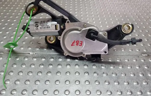 BMW 1 E81 E87 Rear window wiper motor S27698948 6921959