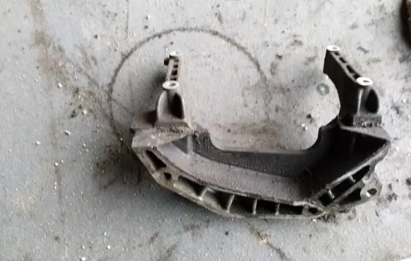 Opel Corsa D Gearbox mounting bracket