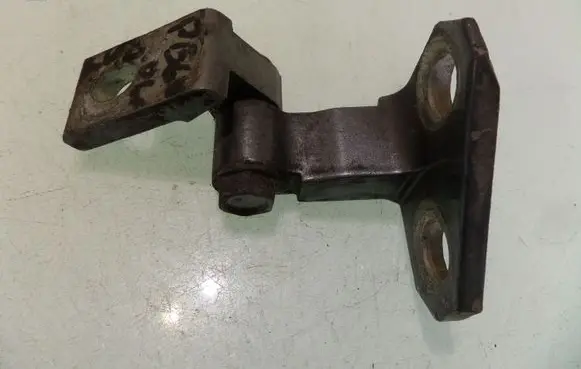 Volkswagen PASSAT B6 Rear door upper hinge