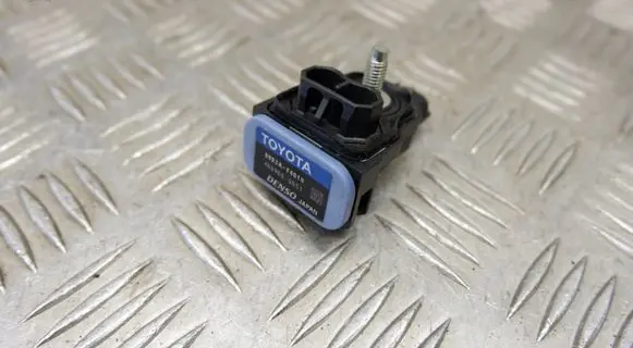 Toyota C-HR I Airbag deployment crash/impact sensor 8983AF4010