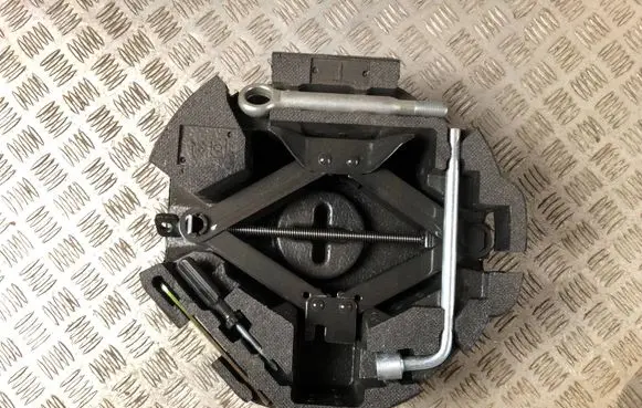 Subaru Legacy Tool set 