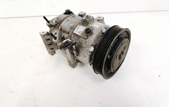 KIA Sportage Air conditioning (A/C) compressor (pump) 97701D7300
