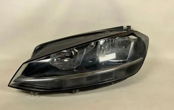 Volkswagen Golf VII Headlight/headlamp