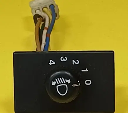 Suzuki Swift Cultus Headlight level height control switch 60E00