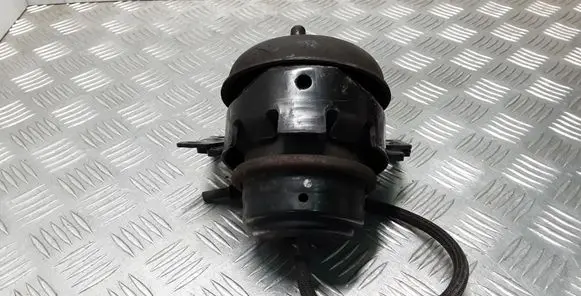 Engine mount bracket
