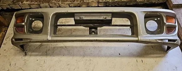 Subaru Impreza I Front bumper