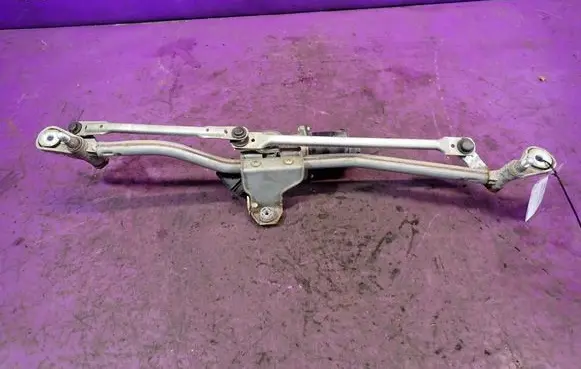 Audi A4 S4 B6 8E 8H Front wiper linkage and motor 