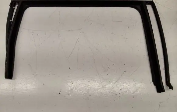 Volkswagen PASSAT B7 Rear door window/glass frame 3C9839432