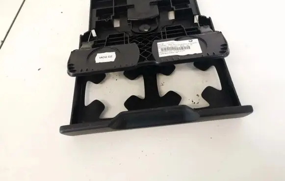 BMW 3 E90 E91 Cup holder s0370238