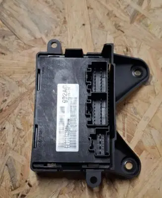 Dodge RAM Transfer box differential control unit P68483992AC TC1YC08023T21N