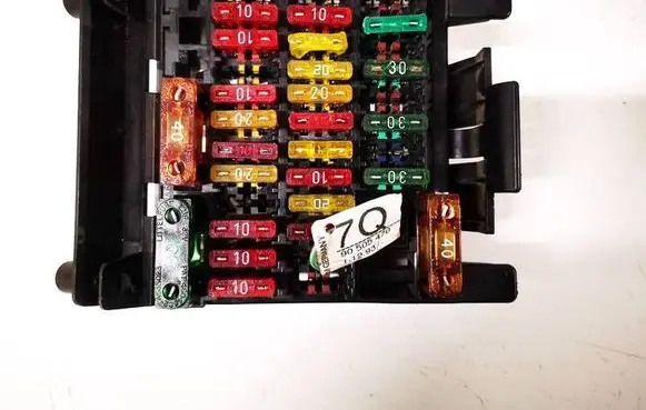 Opel Omega B1 Fuse box set 90505470