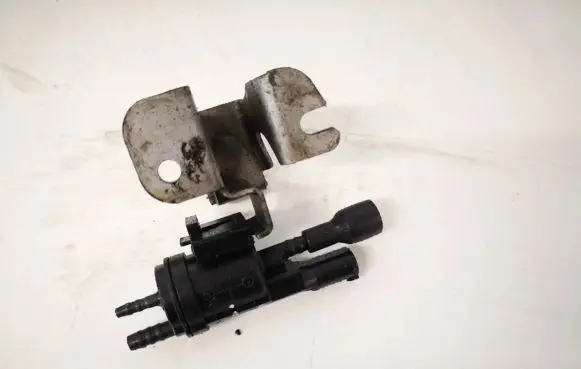 Mercedes-Benz E W212 Valve vacuum 0025407097
