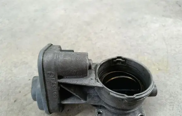 Volkswagen Touareg I Throttle body valve 07Z128070G