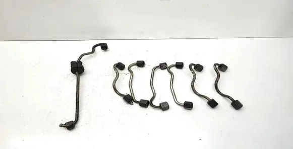 BMW 7 E65 E66 Fuel injector supply line/pipe 