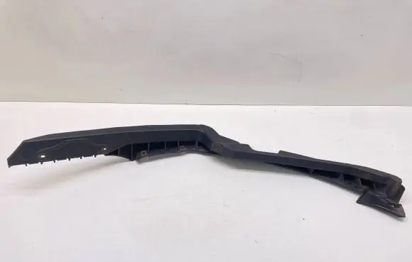 Skoda Octavia Mk2 (1Z) Front bumper mounting bracket 1Z0807184C