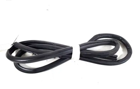 Toyota Corolla Verso AR10 Front door rubber seal 62311-0F010