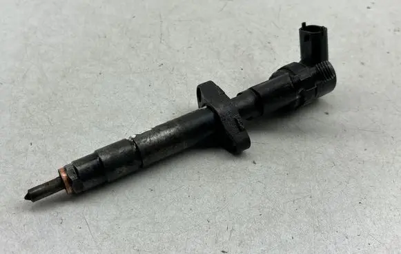 Fuel injector