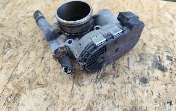 Opel Corsa D Throttle body valve 24420536 98922 0280750133
