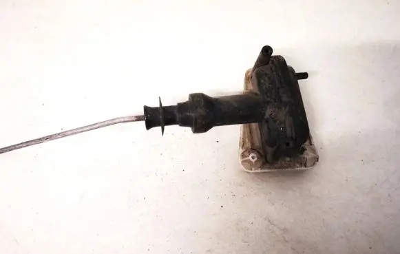 Audi 80 90 B3 Central locking vacuum pump 893862153a