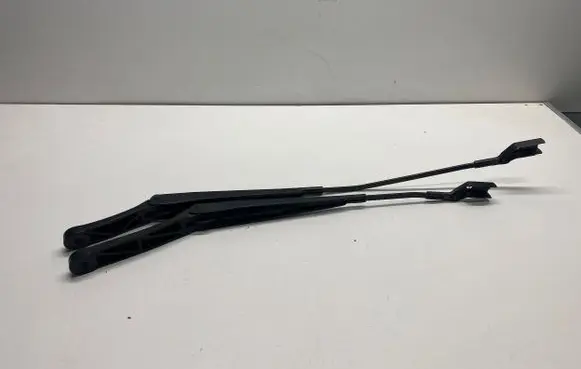 Volkswagen Golf V Front wiper blade arm 1Q1955409 1Q1955410