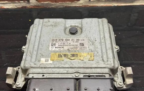 Mercedes-Benz GLA W156 Engine control unit/module A2709002100 0261S09816