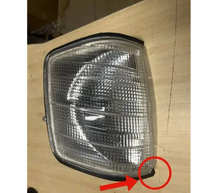 Mercedes-Benz 190 W201 Front indicator light 183255B w2018200121