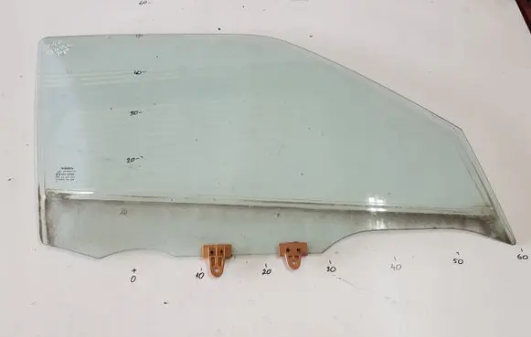 Nissan Juke I F15 Sliding door window/glass 