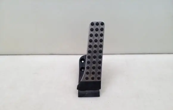 Mercedes-Benz E W213 Accelerator throttle pedal A2053000104